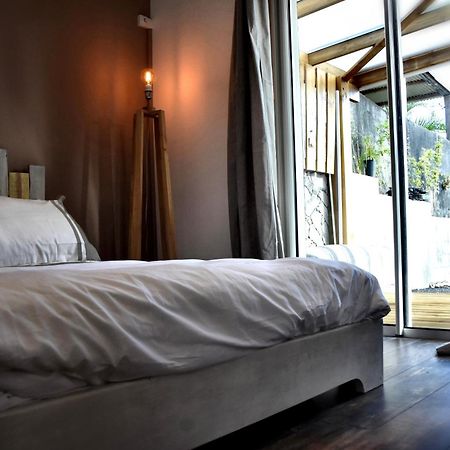 Chez Les Filles - Bungalodge Petite Île Εξωτερικό φωτογραφία